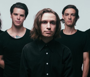 FOXBLOOD // Premiere Debut Video ‘Die Young’