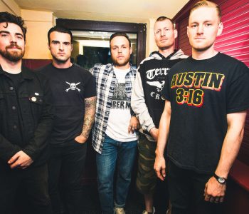 STICK TO YOUR GUNS // Have A ‘True View’ For Australia