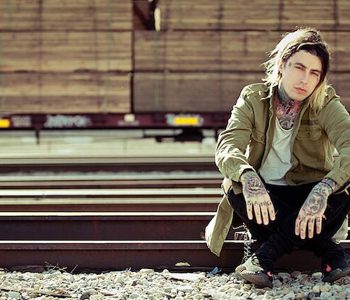 FALLING IN REVERSE // Unveil Epic New Video for ‘Coming Home’