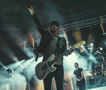 ALL TIME LOW // Last Young Renegade