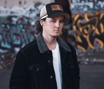 AARON LUTZE // Slips Away From Classic Acoustic