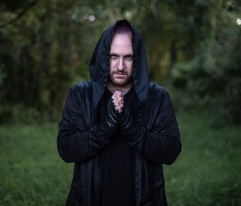 PREMIERE: KOU // BURN