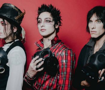 PALAYE ROYALE // True To Form