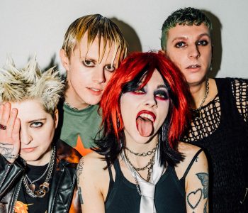 PALE WAVES // Who Am I?