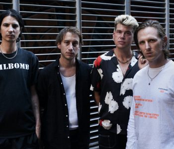 THESE NEW SOUTH WHALES // Sign New Record And Management Deal